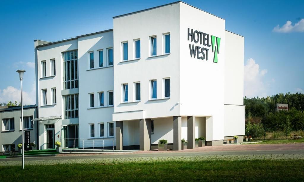 Отель Poznań West Hotel - Bon Turystyczny Познань-30